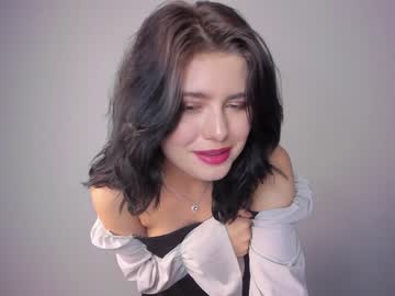 girl
        dorio___s cam image #1760976