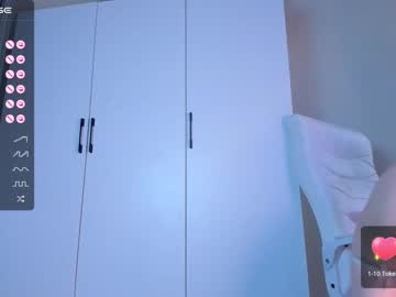 girl
        nica_nee cam image #1485027
