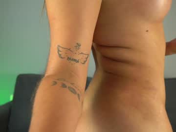 girl
        ashley_ospino cam image #3529827