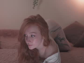 girl
        iara_mi cam image #3957856