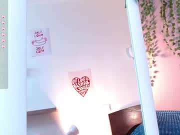 girl
        lismcfly cam image #3037348