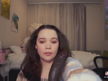 girl
        chery_lady22 cam image #2341616