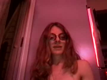 girl
        darcleopard cam image #1283709