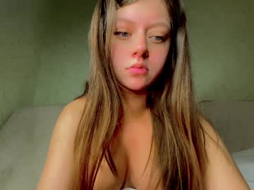 girl
        puff_witch cam image #3855505