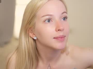 girl
        my_stella cam image #3273184