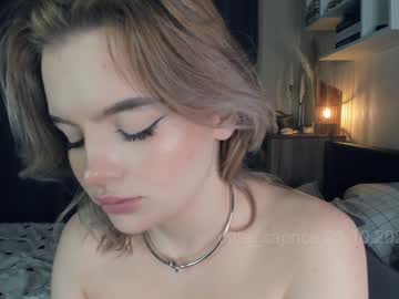girl
        cute_caprice cam image #3548622