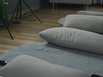 girl
        alexxiskye cam image #4066263