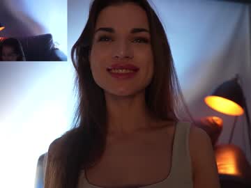 girl
        francescadomi cam image #213835