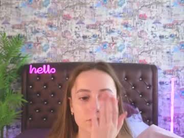 girl
        angelina_new cam image #2758754