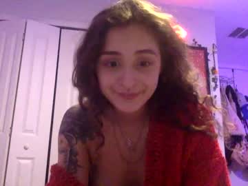 girl
        dollatripper cam image #229460
