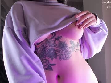 girl
        aavee cam image #124665