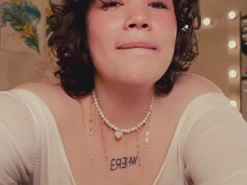 girl
        chery_lady22 cam image #3358168