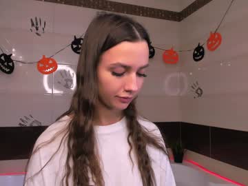 girl
        claire_amoure cam image #3587814
