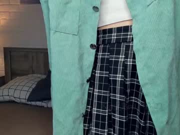 girl
        katy_best_ cam image #2515076