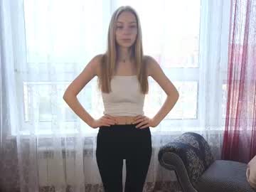 girl
        constancedunnuck cam image #4530794