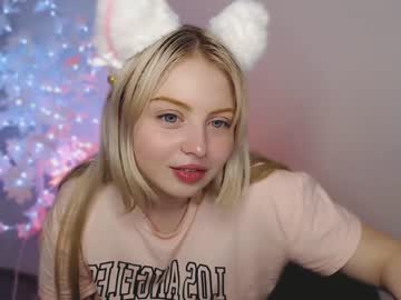 girl
        shy_blondiee cam image #583148