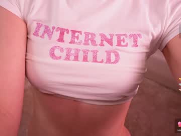 girl
        little_lolla17 cam image #3993268