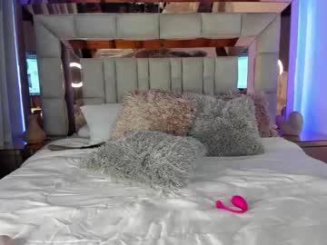 girl
        nichole__evans cam image #2484362