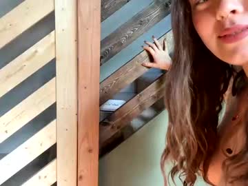 girl
        emersoncane cam image #2847421