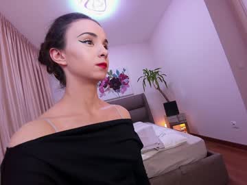 girl
        ehotlovea cam image #4309398
