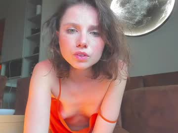 girl
        stellawells cam image #3974276