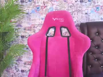 girl
        angelina_new cam image #2379580