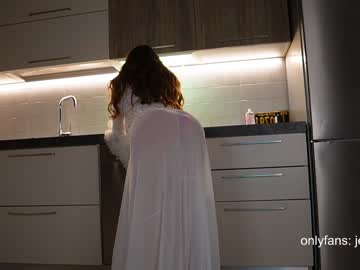 girl
        therealbonnieclydex cam image #941775