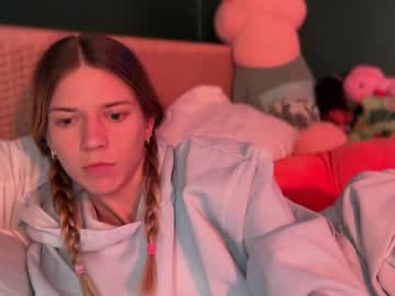 girl
        oliviahansleyy cam image #4351394