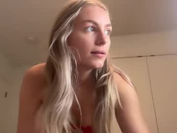 girl
        summerlovingg cam image #2919435