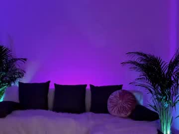 girl
        jessiccaburns cam image #2106223
