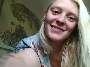 girl
        summersky161 cam image #3575754