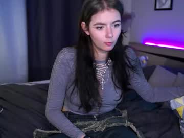 girl
        sirenevelyn cam image #3617446