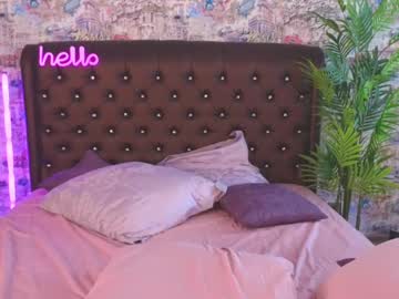 girl
        angelina_new cam image #3452898
