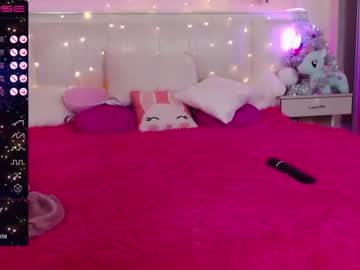 girl
        queen_kitty1818 cam image #399795