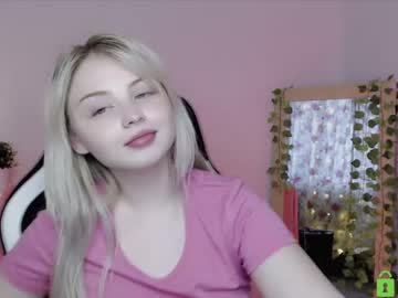 girl
        shy_blondiee cam image #661055