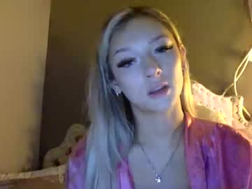 girl
        katlatte cam image #1982602