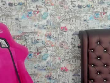girl
        angelina_new cam image #1575865