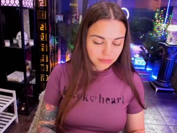 girl
        alma_pearl cam image #1165136
