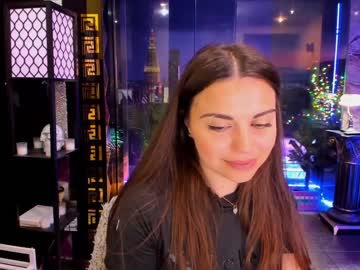 girl
        alma_pearl cam image #1174463