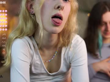 girl
        julia_tina cam image #333820