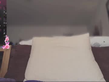 girl
        oliviaogk cam image #3041847