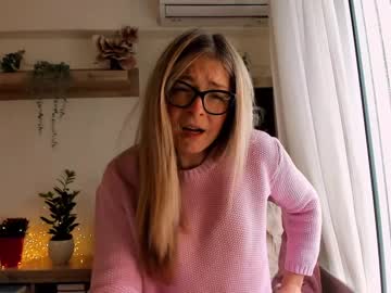 girl
        bestgirl_ofthe_neighborhood cam image #547550