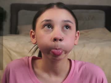 girl
        zarascarlett cam image #3762554
