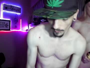 couple
        stonerwithnoface cam image #1300037