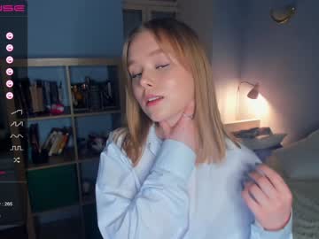 girl
        sun_shiiine cam image #865399