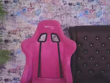 girl
        angelina_new cam image #2547299