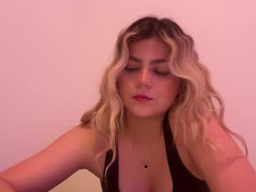 girl
        kateevanss cam image #4296722