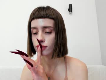 girl
        flowerofsin2001 cam image #3316631