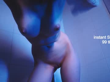 girl
        poppy__parker cam image #3281696