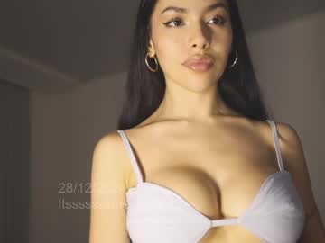 girl
        itsssssssme_lana cam image #3863323